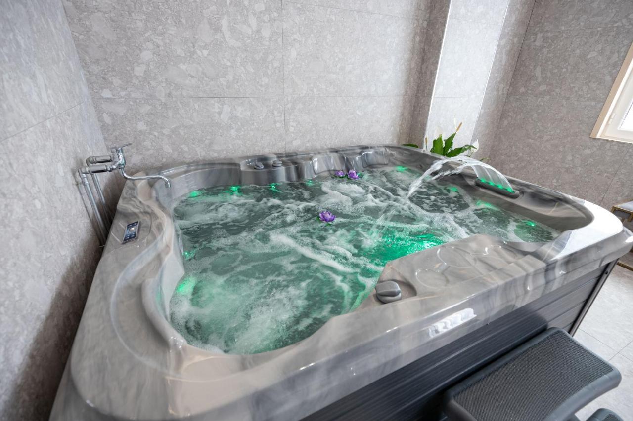 Compas Boutique Hotel Golem  Ngoại thất bức ảnh